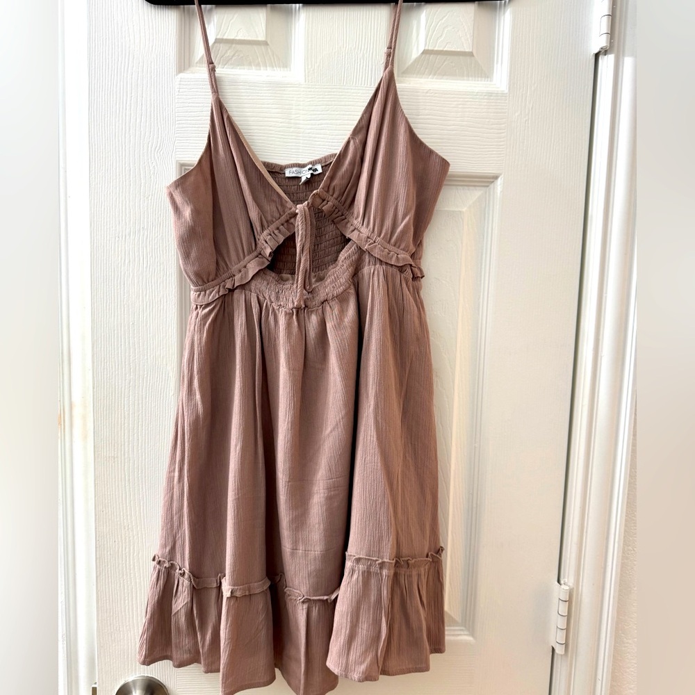Fashion nova cut out dress